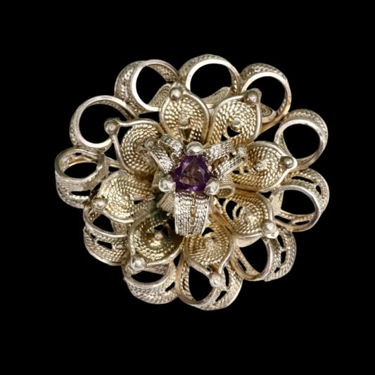 Ring filigree circle dance